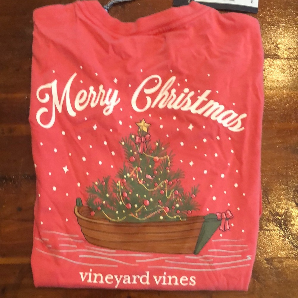 Vineyard Vines youth sz 16 Christmas tee.